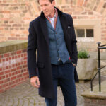 &#039;&#039;Edwin&#039;&#039; coat in wool-cashmere quality in navy