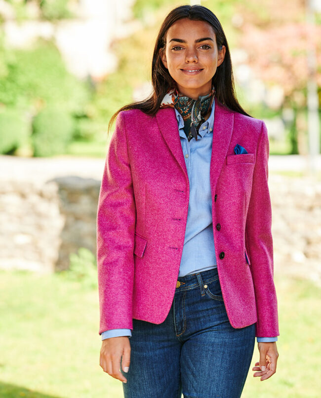 Women&#039;s blazer &quot;Carola&quot; in Harris Tweed in a bright pink I Wellington of Bilmore