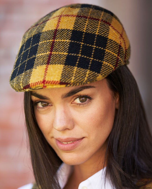 Unisex Harris Tweed cap &quot;Henry Cap&quot; in black and yellow check with red accents | Wellington of Bilmore