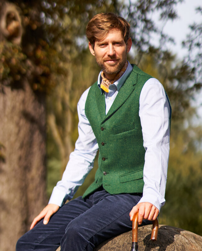 Wales - classic men's vest made from original Harris Tweed in green twill I Wellington of Bilmore