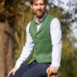 Wales - grüne Harris Tweed Weste mit Kragen