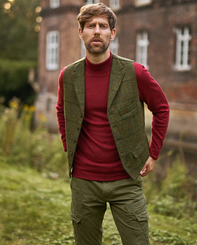 Wales - classic men's vest made from original Harris Tweed, green overcheck I Wellington of Bilmore