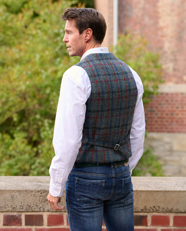 Wales - classic men's vest in original Harris Tweed, royal check I Wellington of Bilmore