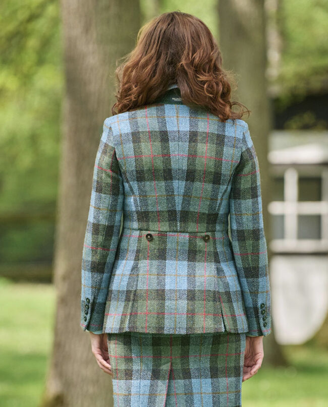 Carola – Damen Harris Tweed Blazer, im Highland Check I Wellington of Bilmore