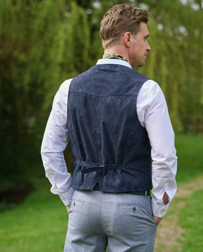 Tailor - Men's leather vest in denim blue I Wellington of Bilmore