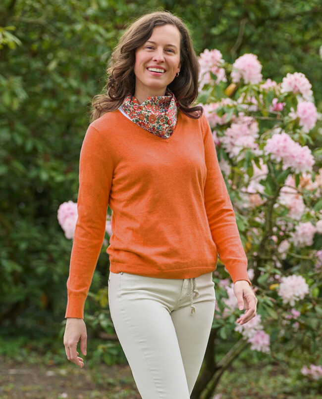Jane - Knitted sweater for women made of 100% cotton in orange | Wellington of Bilmore