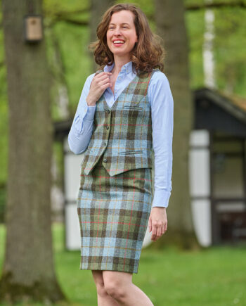 Pencil skirt - women's skirt in Harris Tweed in Highland Check I Wellington of Bilmore
