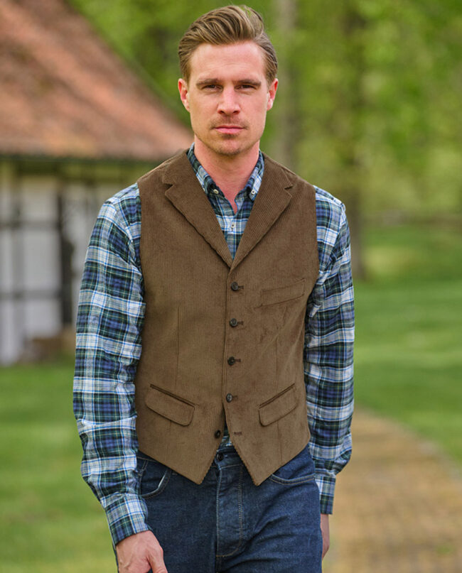 Wales - authentic men's vest made of genoa cord, in the color mud I Wellington of Bilmore