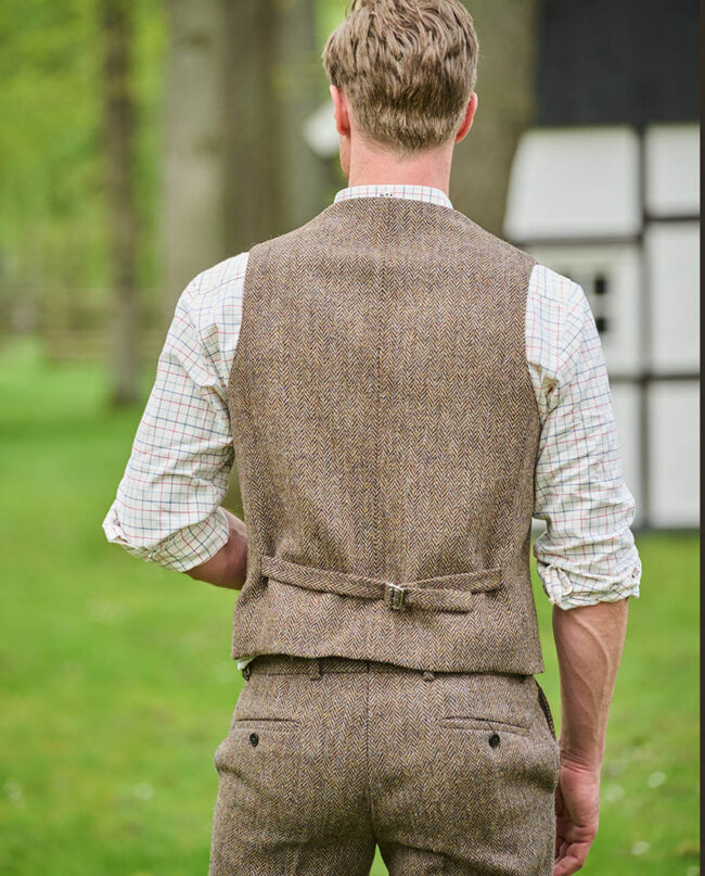 Wales - classic men's vest made from original Harris Tweed, country herringbone I Wellington of Bilmore