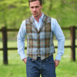 Harris Tweed vest &#039;&#039;Wales&#039;&#039; in Highland Check