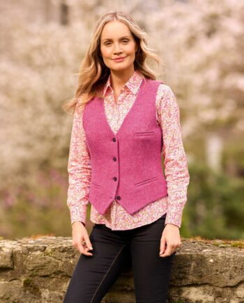 Lea - Ladies Harris Tweed vest in pink I Wellington of Bilmore